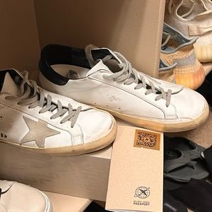 Original golden goose men’s sneakers. Size 44 Only worn Twice!Pristine-$795 new!